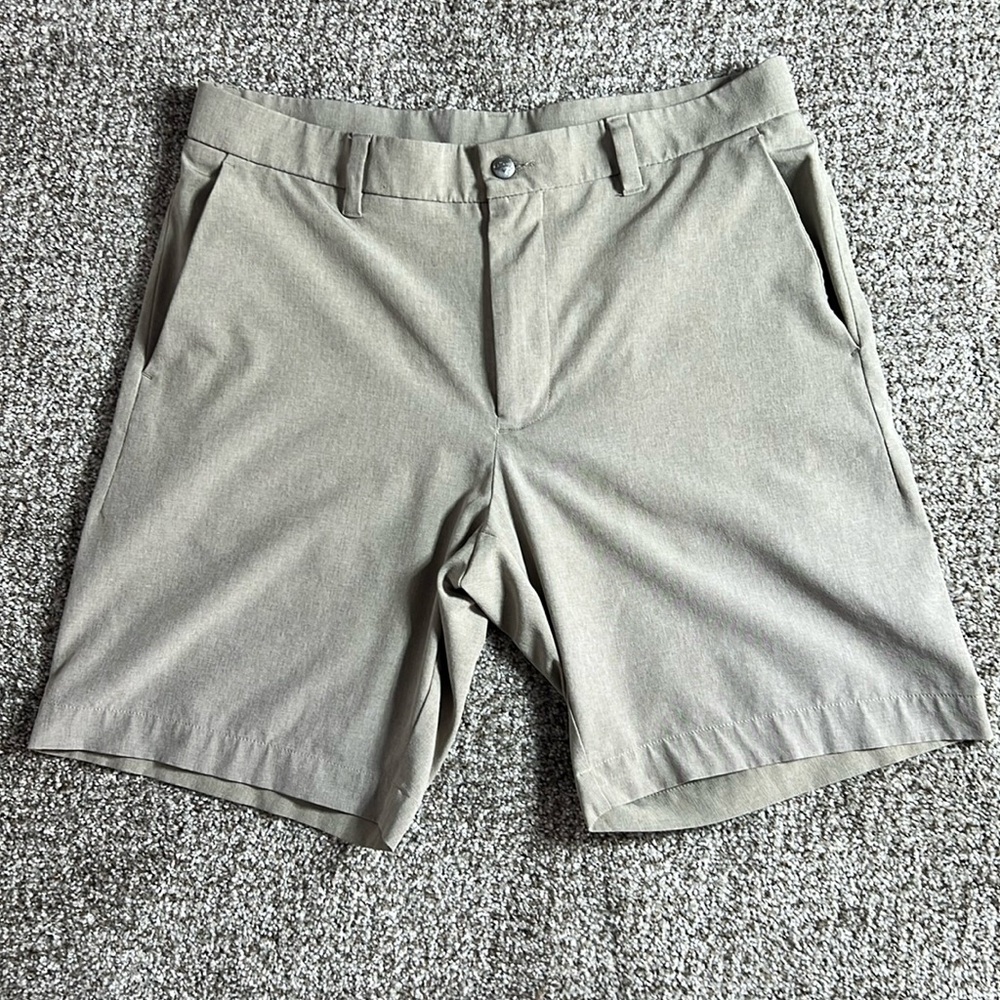 Callaway men’s golf shorts khaki green